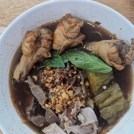 เมนูของร้าน ร้านอาตือ ข้าวมัน-เตี๋ยวไก่ ดินแดง