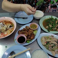 เมนูของร้าน หัวปลาหม้อไฟ