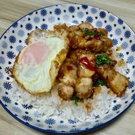 ครัวลับหลังบ้าน อาหารตามสั่ง🌶️