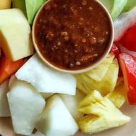 ปังปัง ผลไม้ตามฤดูกาล &น้ำปลาหวาน -