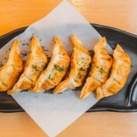 เกี๊ยวซ่า กร๊อบ กรอบ เพิ่มสิน