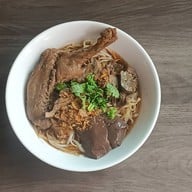 ก๋วยเตี๋ยวเป็ดสาย ๓ สูตรเด็ด 35 ปี  ซุปไม่เค็ม ซดได้หมดถ้วย ร.พ.จุฬาภรณ์ 100 เตียง