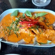 บ้านริมน้ำ