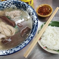 เมนูของร้าน เกาเหลาเลือดหมูระยอง