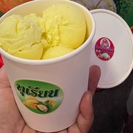 ไอติมถังแดงน้องนีเน่