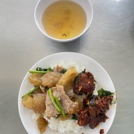 ร้านข้าวแกงกาย&กัน (หลานตาลี)
