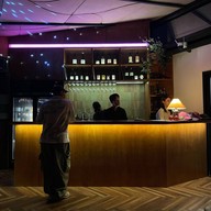 Salon Kiku (ซาลอน คิขุ)  -