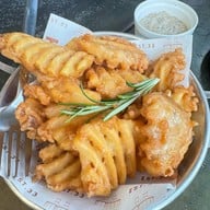 EST.33 - อาหารไทยฟิวชั่น คริสตัล ดีไซน์ เซ็นเตอร์