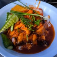 เมนูของร้าน บะหมี่เกี๊ยวนายแดง