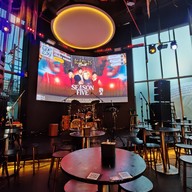 บรรยากาศ ไฉไล บาร์ -