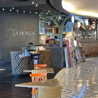 La Monita Mexican Urbancantina ดิเอ็มควอเทียร์