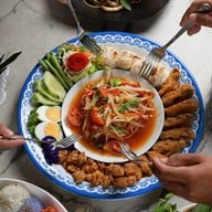 HIWPEEK Cafe & Restuarant หิ้วปีก คาเฟ่แอนด์เรสเตอรอง -