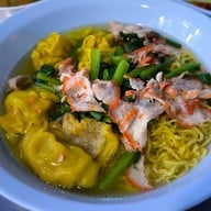 เมนูของร้าน บะหมี่เกี๊ยวนายแดง