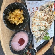 EST.33 - อาหารไทยฟิวชั่น คริสตัล ดีไซน์ เซ็นเตอร์