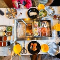 Momo Grill & Shabu Petchabun