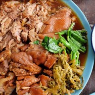 ซุ้มอาหารเลิงจาน ขาหมูเห็ดหอม โลตัสบ้านดอน