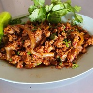 เจน ก๋วยเตี๋ยวไก่มะระ รสเด็ด โรจนะ