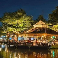 Eatview karaoke & restaurant นิมิตใหม่