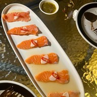 เมนูของร้าน Rim Rooftop Dining & Bar