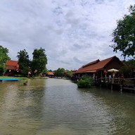 ตลาดอยุธยาไนท์มาร์เก็ต