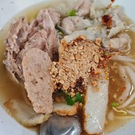 เมนูของร้าน เกี๊ยวปลานายเคี้ยม