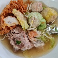 เมนูของร้าน เกี๊ยวปลานายเคี้ยม