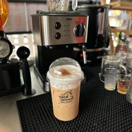 กาแฟหน้าบ้าน ( โฮมทาวด์ ) บางปะอินโฮมทาวด์