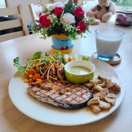 เมนูของร้าน เฮียนโฮม สลัดคาเฟ่ กุฉินารายณ์