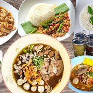 ก๋วยเตี๋ยวเรือเติมบุญ&อาหารตามสั่ง ตลาดนิคมบางปู