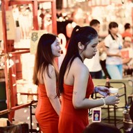 The Great Wall Bistro & Nightlife พิษณุโลก