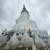 วัดพระธาตุผาซ่อนแก้ว