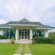 บ้านมาดาม คาเฟ่ & เรสเตอรองต์