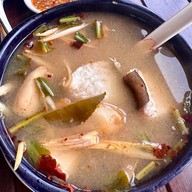 เมนูของร้าน สี่แควกุ้งเผา