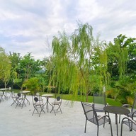 บ้านมาดาม คาเฟ่ & เรสเตอรองต์