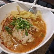 เมนูของร้าน ย้ง เย็นตาโฟ- ต้มยำหมูมะนาว -ข้าวหมูแดงหมูกรอบ - กาแฟสด
