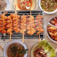 ไก่ย่างเตาถ่าน แม่จิตรา ซอยวัชรพล