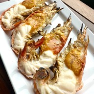 เมนูของร้าน สี่แควกุ้งเผา