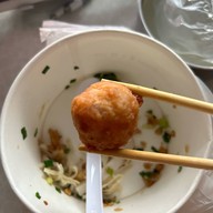 ลูกชิ้นปลาบรรทัดทอง ที่1 จส.100 บรรทัดทอง ปทุมวัน