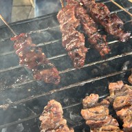 ร้านหมูปิ้งสูตรอากง ตรงข้ามวัดสุทัศน์