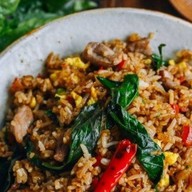 ข้าวหมูทอด และ ข้าวกับไข่ ข้าวหมูทอดข้าวกับไข่