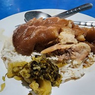 ข้าวขาหมูเบรคแตก