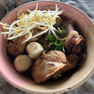 สถานีก๋วยเตี๋ยวไก่บุฟเฟ่ต์ จอหอ บึงทับช้าง