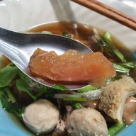 ก๋วยเตี๋ยวเนื้อตุ๋นยาจีน ตลาดวงเวียนใหญ่