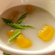 บ้านกล้วยและไข่