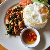 บ้านกล้วยและไข่