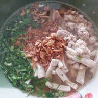 เมนูของร้าน ก๋วยจั๊บญวณ อาเฮงก๋วยจั๊บญวณ เลียบมอร์เตอร์เวย์ (หน้าหมู่บ้านโกลเด้นท์นครา)