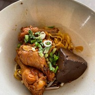 เมนูของร้าน ก๋วยเตี๋ยวไก่เจ๊แดง เซ็นทรัลลาดพร้าว