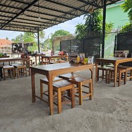 บรรยากาศ ก๋วยเตี๋ยวเรือ ป.ประทีป สาขาสวนเสือศรีราชา สวนเสือศรีราชา