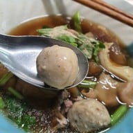ก๋วยเตี๋ยวเนื้อตุ๋นยาจีน ตลาดวงเวียนใหญ่