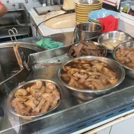ก๋วยเตี๋ยวเนื้อตุ๋นยาจีน ตลาดวงเวียนใหญ่